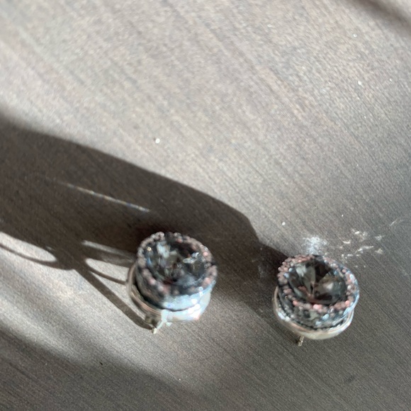 Sold - Picture 4 of 6